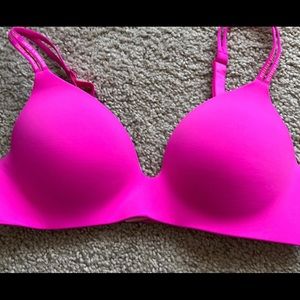 Victoria Secret Wireless Bra 34C NEW